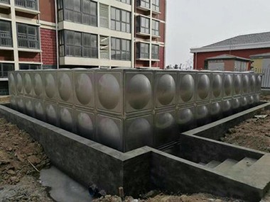 學校保溫不銹鋼水箱